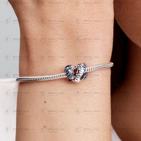 Pandora Stranger Things Glow-in-the-dark Heart Charm - Picture 4 of 5